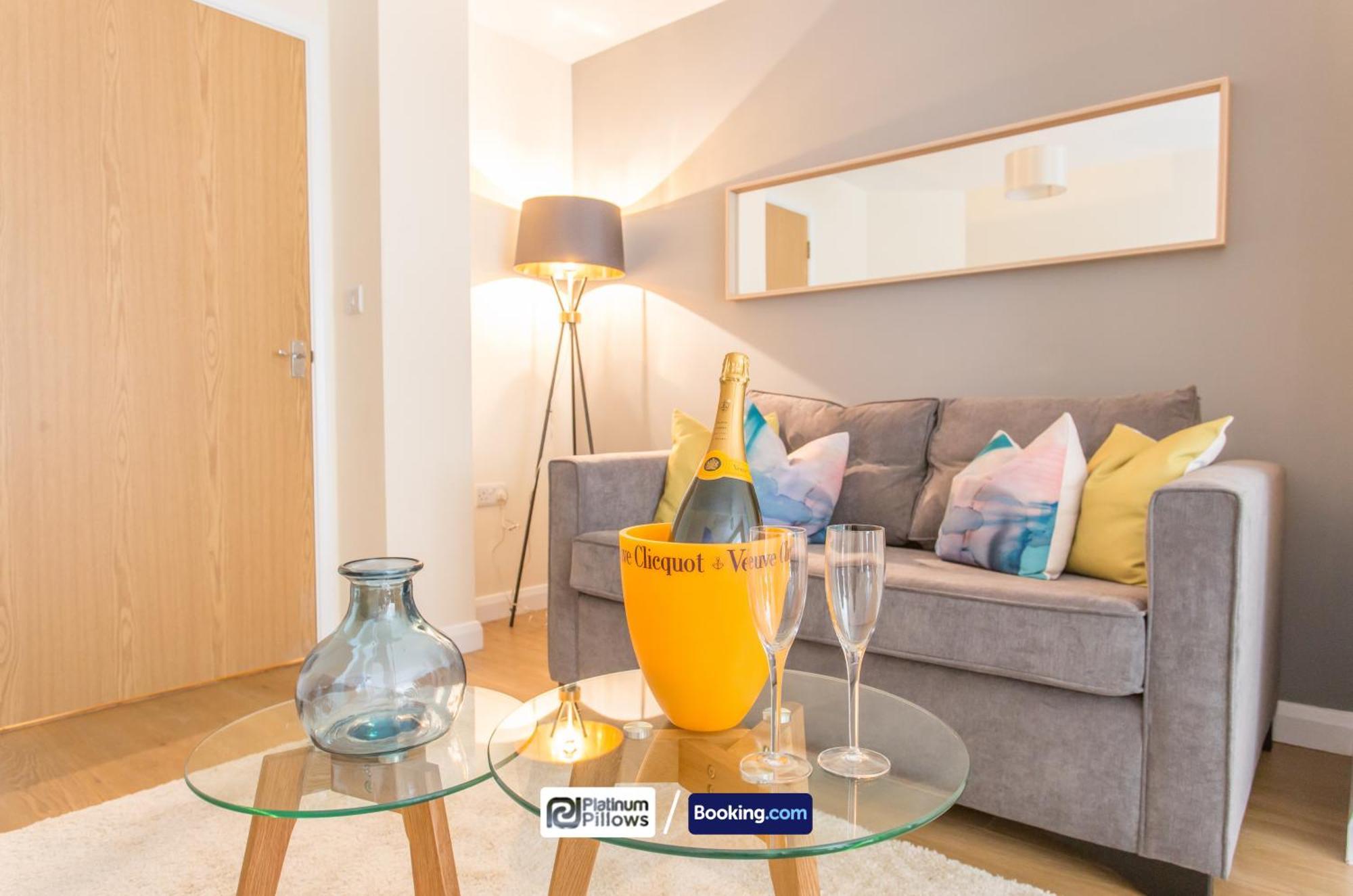 Modern Oxford 2 Bedroom Apartments, Near Headington Hospital, Families & Contractor Accommodation With Parking Buitenkant foto